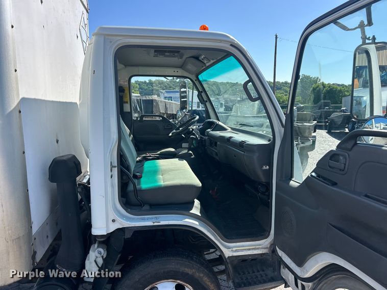 image for item FC5475 2005 Isuzu NPR-HD box truck