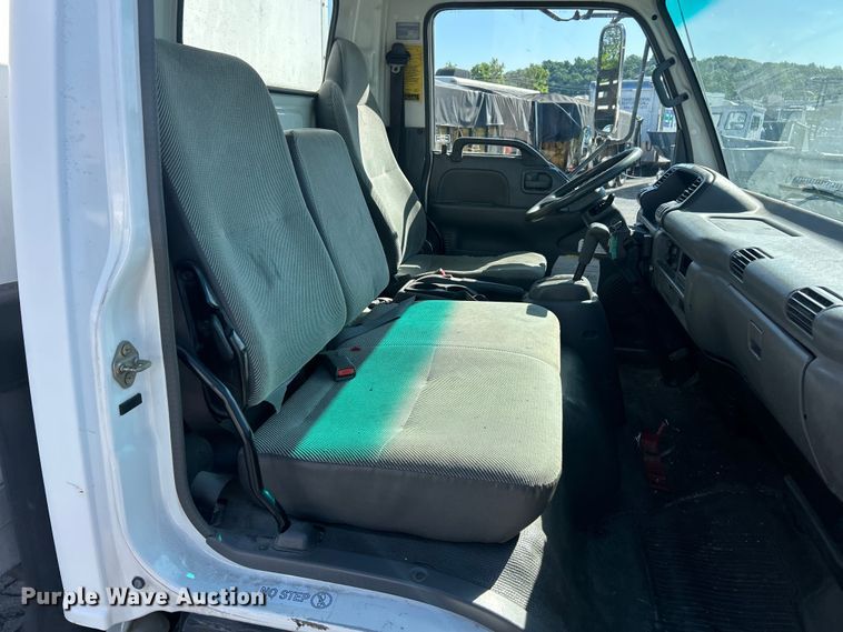 image for item FC5475 2005 Isuzu NPR-HD box truck