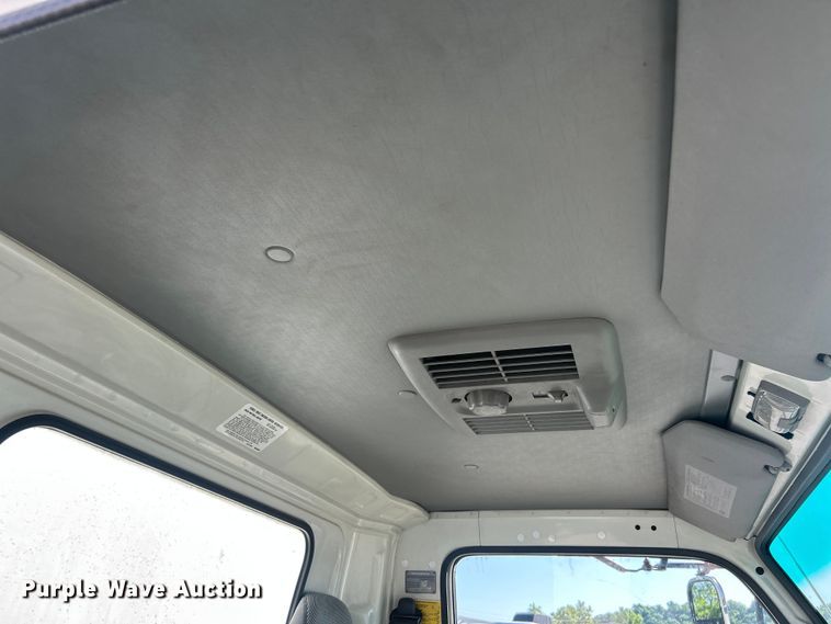 image for item FC5475 2005 Isuzu NPR-HD box truck