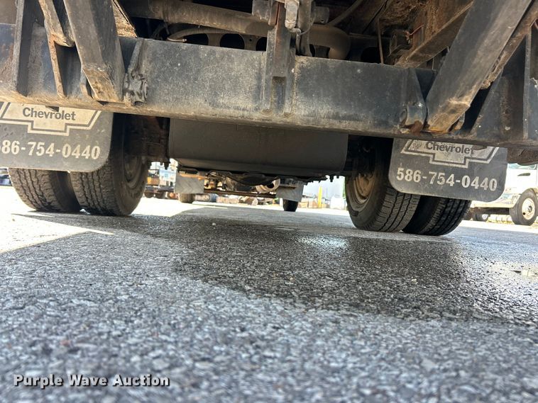 image for item FC5475 2005 Isuzu NPR-HD box truck