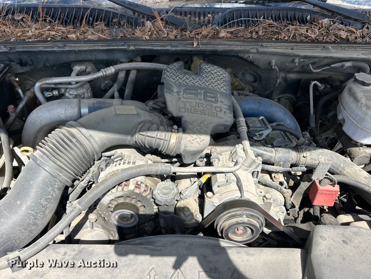 image for item FC5477 2003 Chevrolet Silverado 3500 flatbed pickup truck