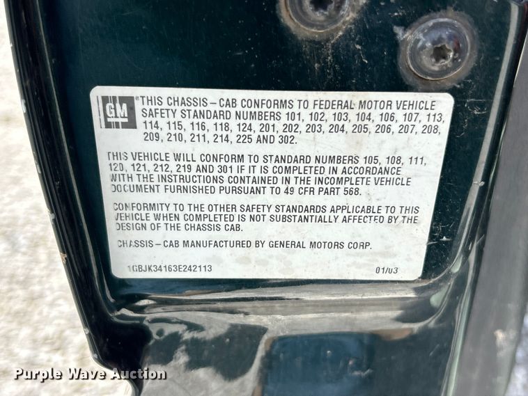 image for item FC5477 2003 Chevrolet Silverado 3500 flatbed pickup truck