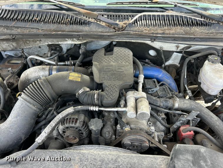 image for item FC5478 2002 Chevrolet Silverado 3500 flatbed pickup truck