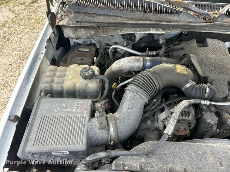 image for item FC5478 2002 Chevrolet Silverado 3500 flatbed pickup truck