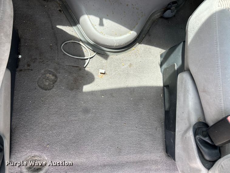 image for item FC5495 2001 Ford E350 truck cab and chassis