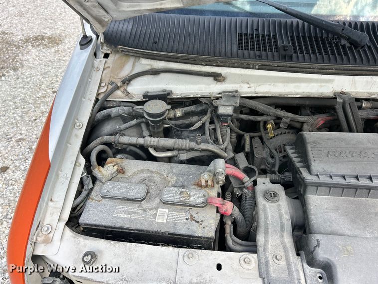 image for item FC5495 2001 Ford E350 truck cab and chassis