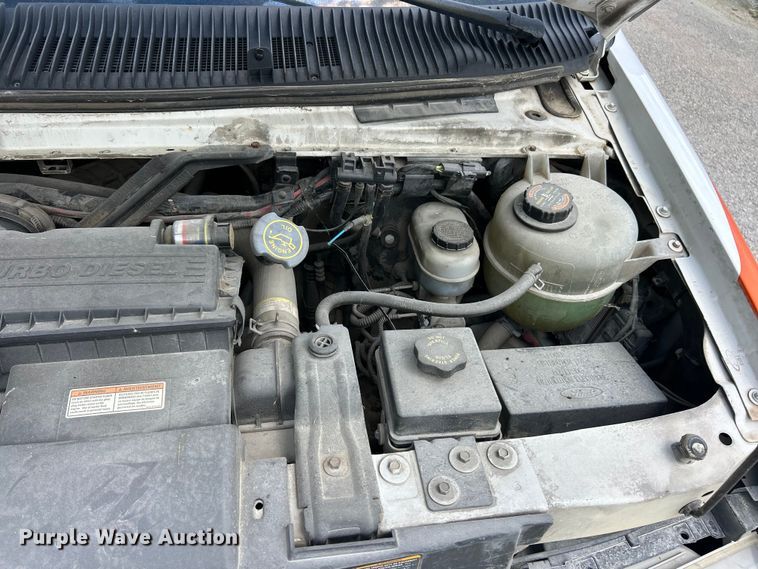 image for item FC5495 2001 Ford E350 truck cab and chassis
