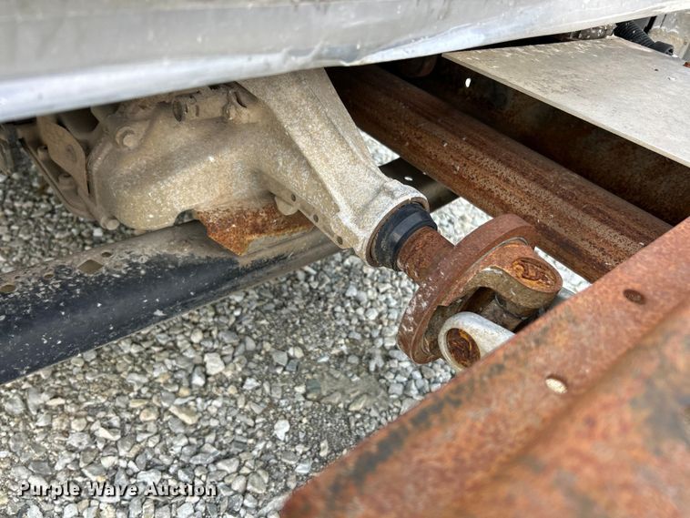 image for item FC5495 2001 Ford E350 truck cab and chassis