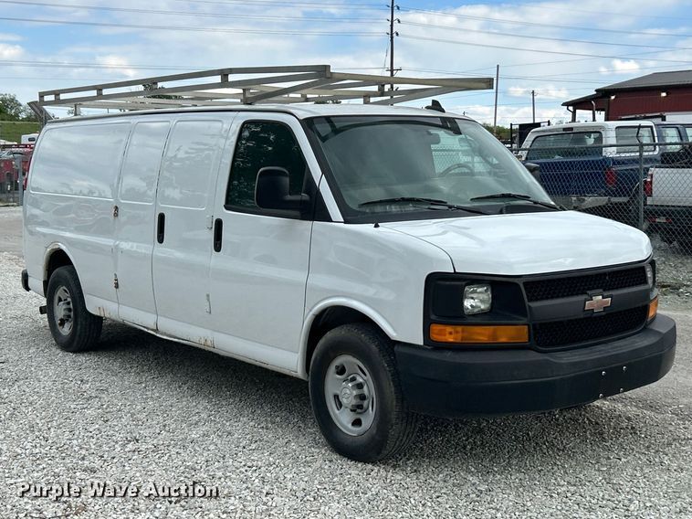 image for item FC5496 2017 Chevrolet Express van