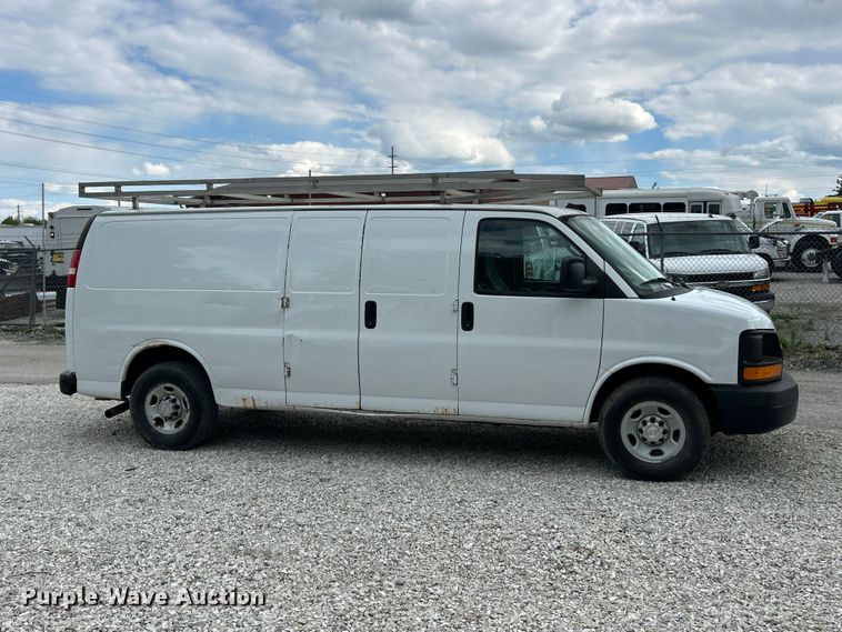 image for item FC5496 2017 Chevrolet Express van
