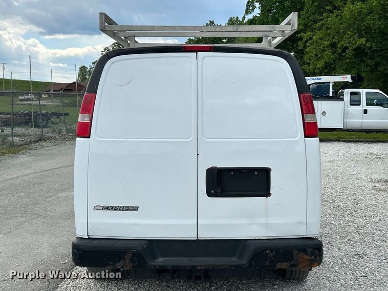 image for item FC5496 2017 Chevrolet Express van