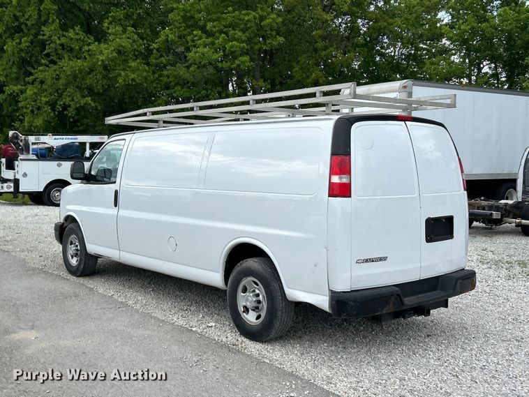 image for item FC5496 2017 Chevrolet Express van