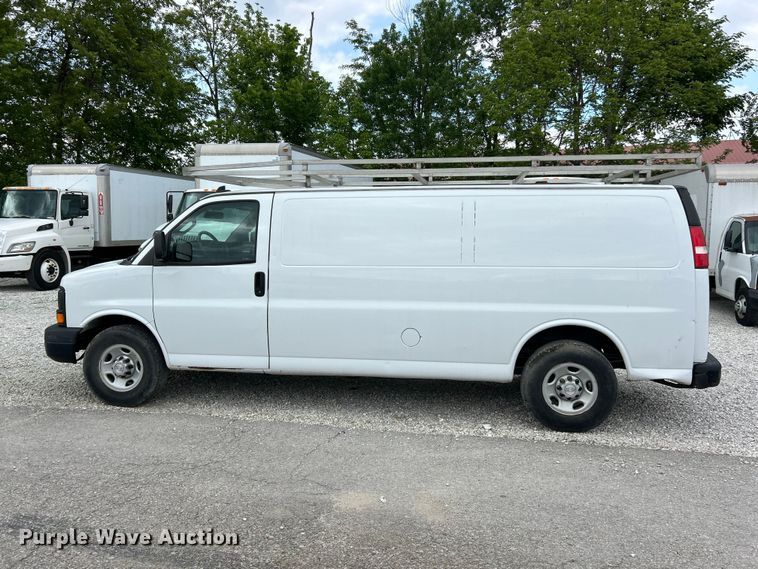 image for item FC5496 2017 Chevrolet Express van
