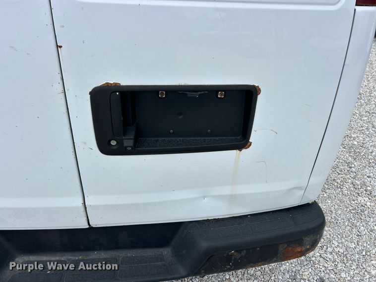 image for item FC5496 2017 Chevrolet Express van
