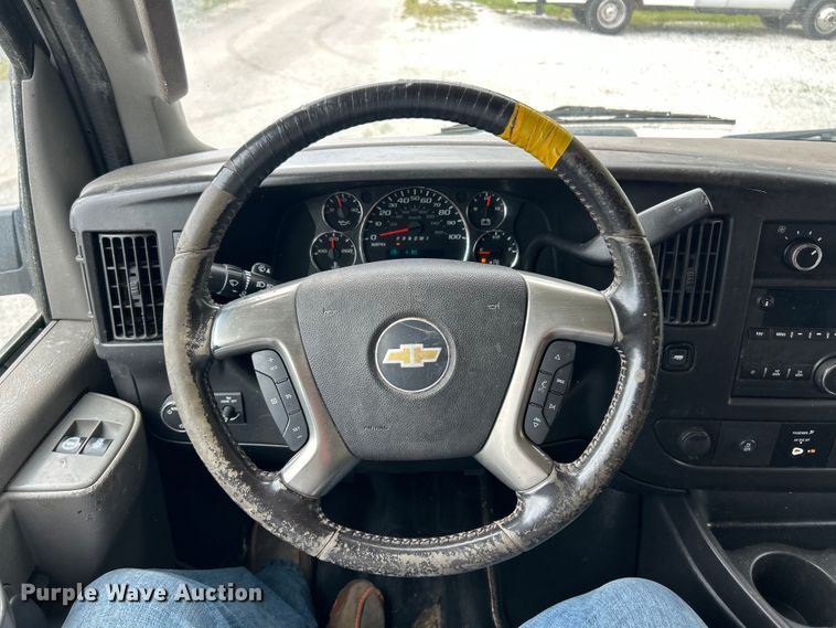 image for item FC5496 2017 Chevrolet Express van