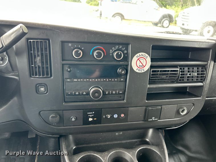 image for item FC5496 2017 Chevrolet Express van