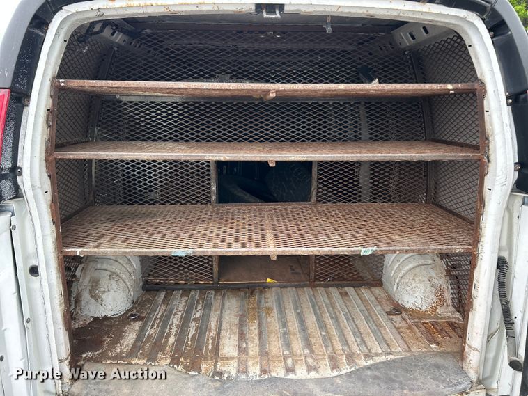 image for item FC5496 2017 Chevrolet Express van