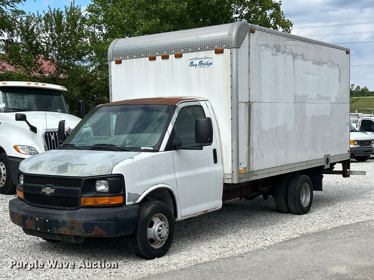 image for item FC5497 2007 Chevrolet Express box truck