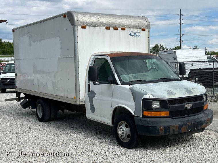 image for item FC5497 2007 Chevrolet Express box truck