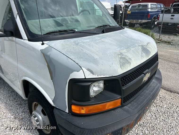 image for item FC5497 2007 Chevrolet Express box truck