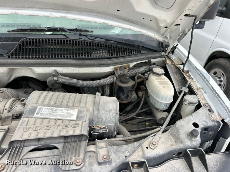 image for item FC5497 2007 Chevrolet Express box truck