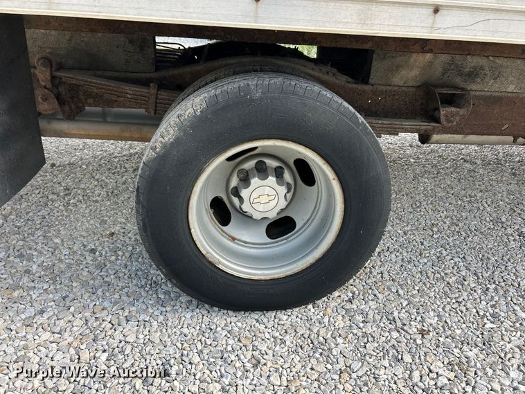 image for item FC5497 2007 Chevrolet Express box truck