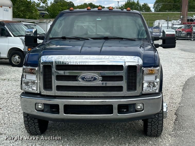 image for item FC5499 2008 Ford F350 Super Duty Crew Cab pickup truck