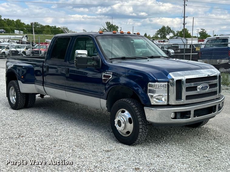 image for item FC5499 2008 Ford F350 Super Duty Crew Cab pickup truck