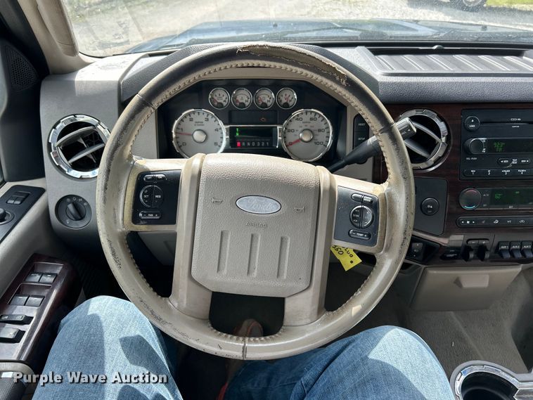 image for item FC5499 2008 Ford F350 Super Duty Crew Cab pickup truck