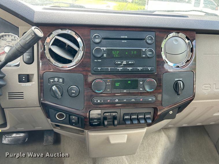 image for item FC5499 2008 Ford F350 Super Duty Crew Cab pickup truck