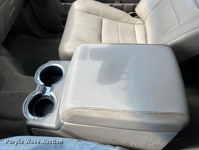 image for item FC5499 2008 Ford F350 Super Duty Crew Cab pickup truck