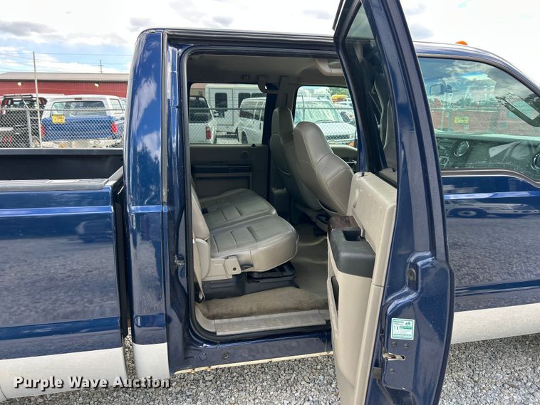 image for item FC5499 2008 Ford F350 Super Duty Crew Cab pickup truck