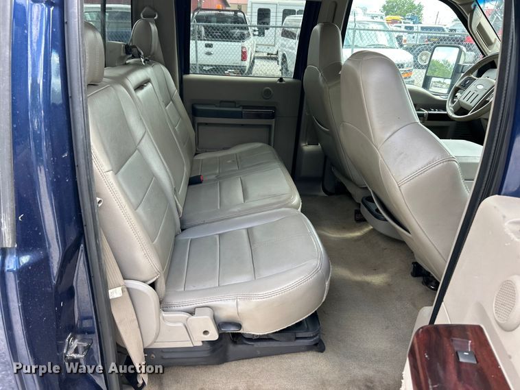 image for item FC5499 2008 Ford F350 Super Duty Crew Cab pickup truck
