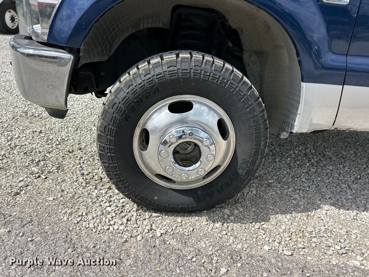 image for item FC5499 2008 Ford F350 Super Duty Crew Cab pickup truck