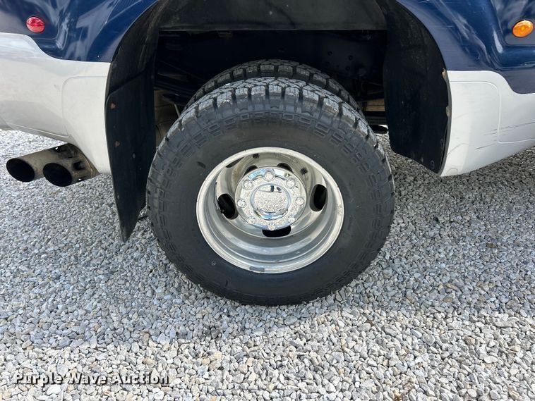 image for item FC5499 2008 Ford F350 Super Duty Crew Cab pickup truck