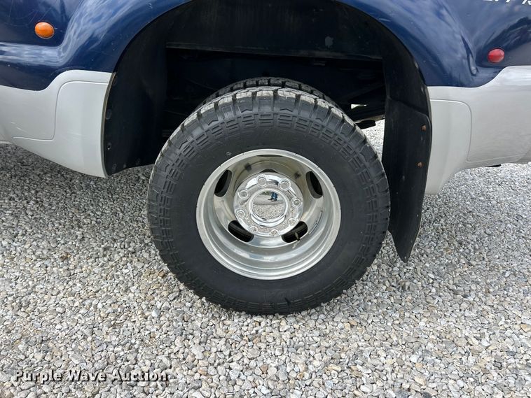 image for item FC5499 2008 Ford F350 Super Duty Crew Cab pickup truck