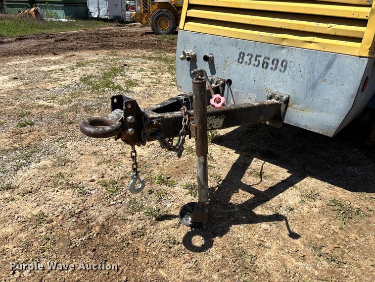 image for item FC5577 2010 Atlas Copco XAS 375 T3 RSC air compressor