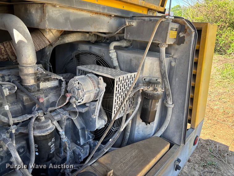 image for item FC5577 2010 Atlas Copco XAS 375 T3 RSC air compressor