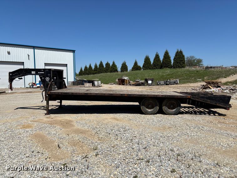 image for item FC5583 2009 Starlite equipment trailer