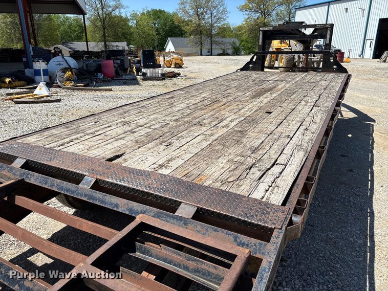 image for item FC5583 2009 Starlite equipment trailer