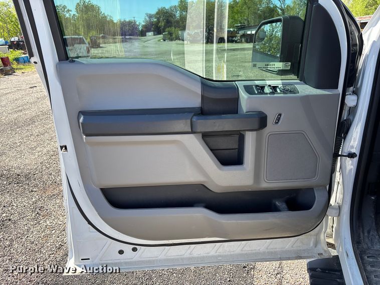 image for item FC5584 2018 Ford F150 Crew Cab pickup truck