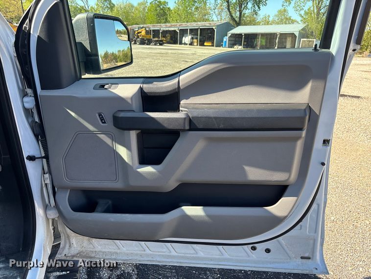 image for item FC5584 2018 Ford F150 Crew Cab pickup truck