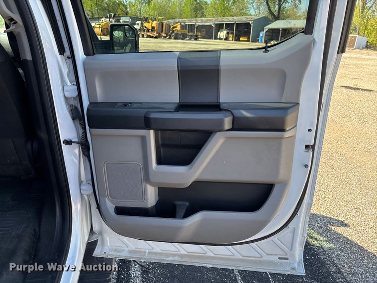 image for item FC5584 2018 Ford F150 Crew Cab pickup truck