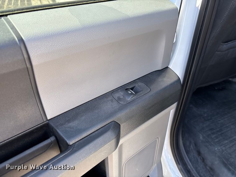 image for item FC5584 2018 Ford F150 Crew Cab pickup truck