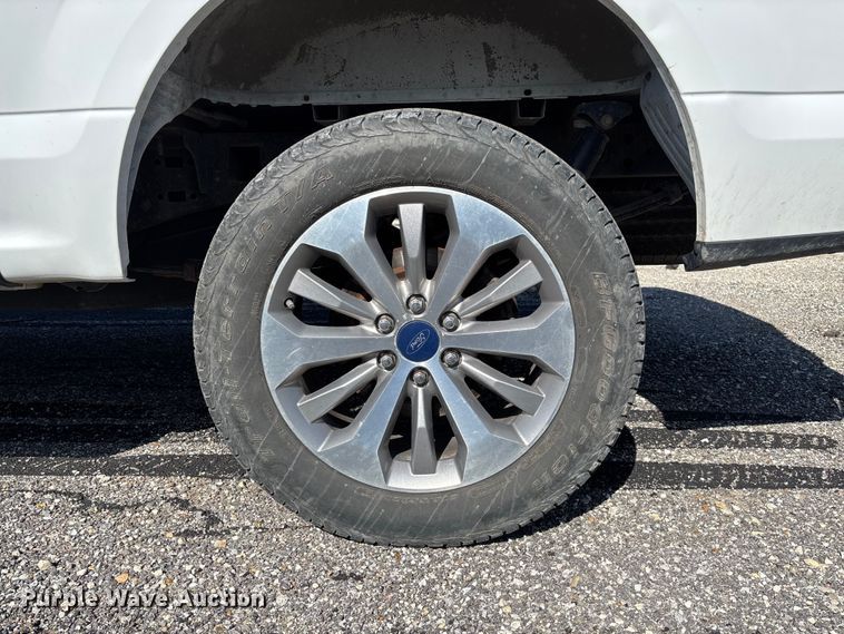 image for item FC5584 2018 Ford F150 Crew Cab pickup truck