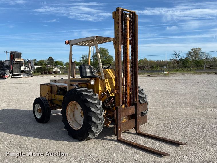 image for item FC5587 International 4500B forklift