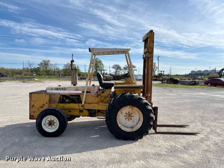 image for item FC5587 International 4500B forklift