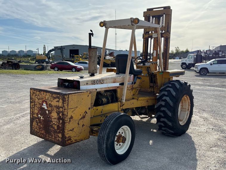 image for item FC5587 International 4500B forklift