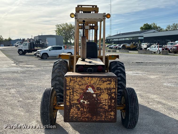 image for item FC5587 International 4500B forklift