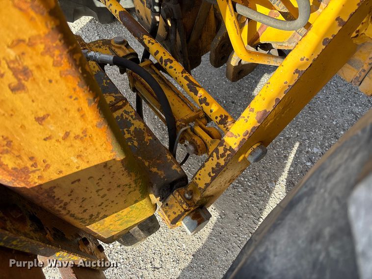image for item FC5587 International 4500B forklift